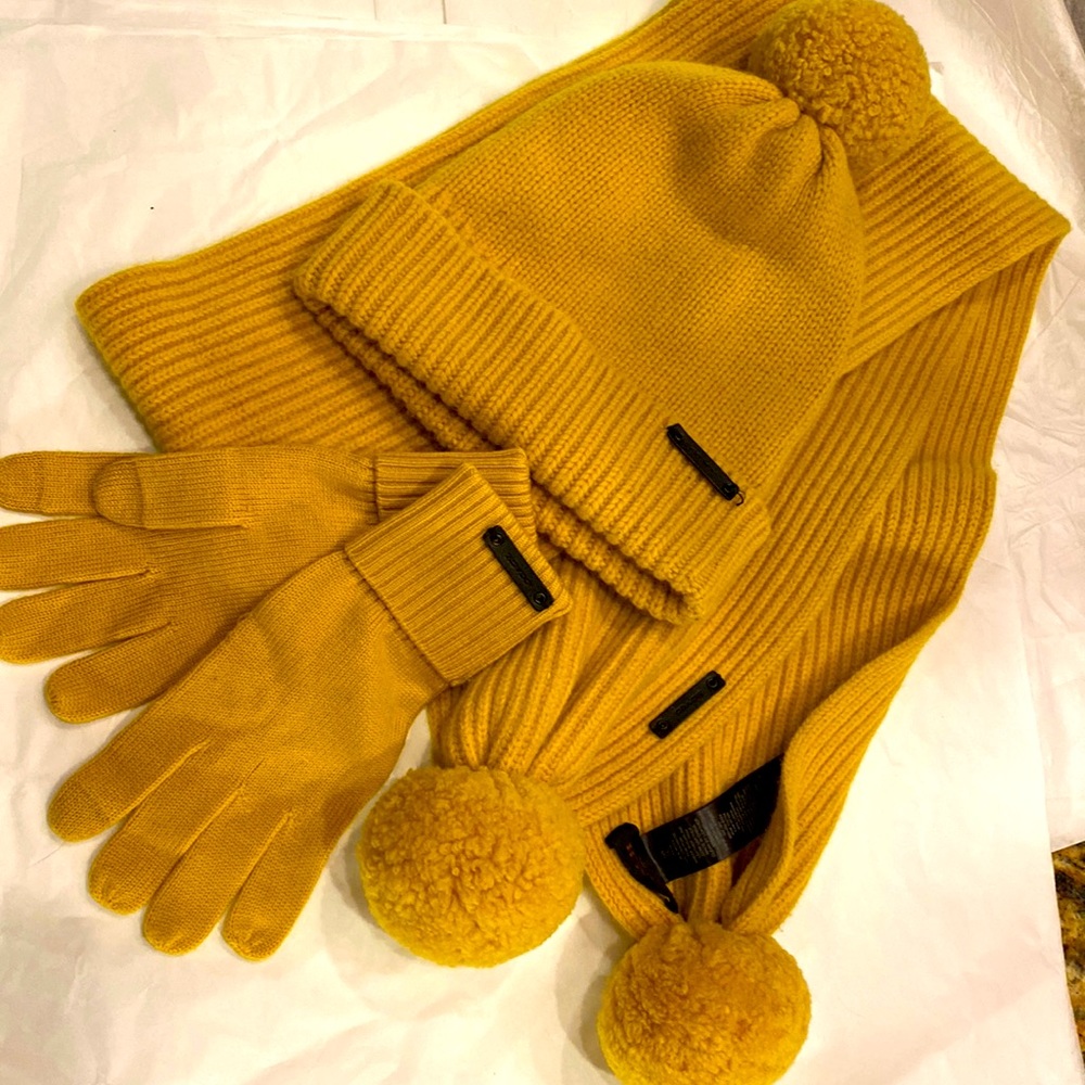 Rare Wool/Cashmere Blend Coach Hat, Gloves and Scarf Set
